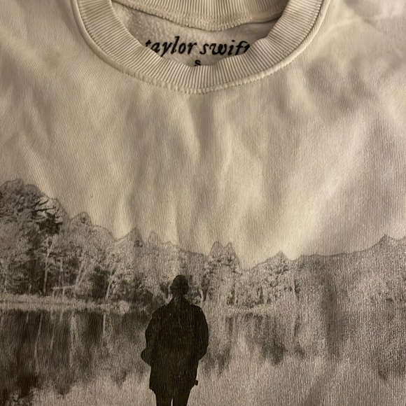 Taylor Swift Cowboy Like Me Sweatshirt - Picture 4 of 6